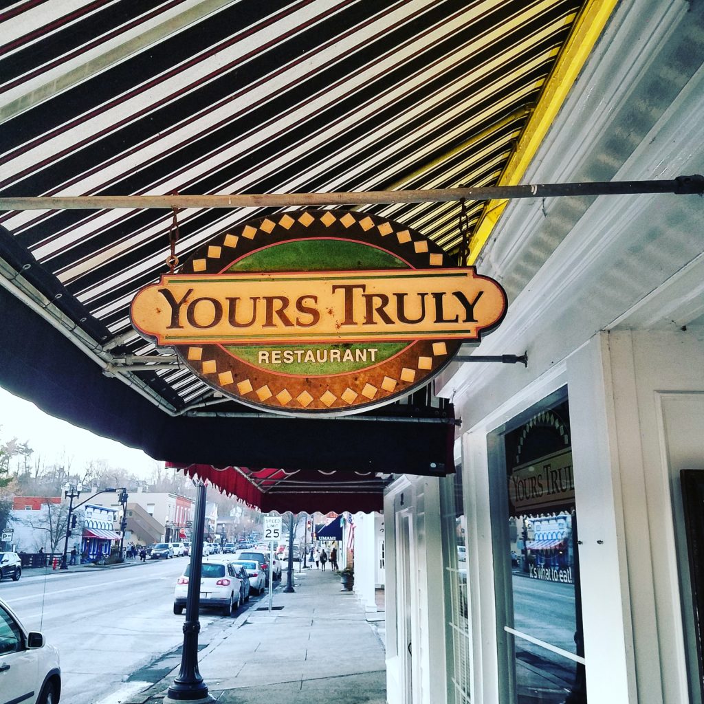 Review Yours Truly Restaurants Chagrin Falls,OH Knowriskspeaks